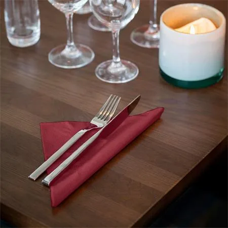 Servítky, 1/4 ohyb, 3-vrstvové, 32,5x32,8 cm, Advanced, TORK "Soft Lunch", bordová 2