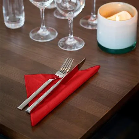 Servítky, 1/4 ohyb, 3-vrstvové, 32,5x32,8 cm, Advanced, TORK "Soft Lunch", červená 2