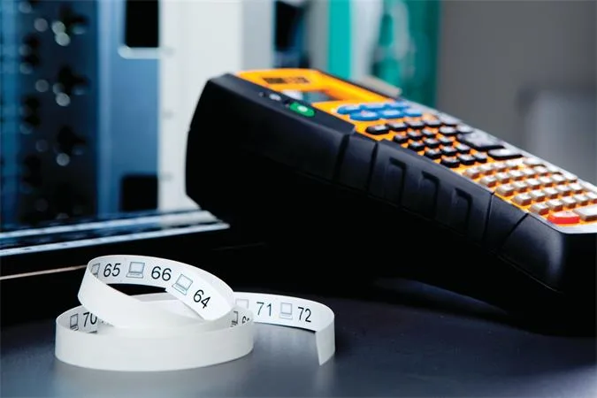 Štítkovač, elektrický, DYMO "Rhino 5200", sada, v taške 4