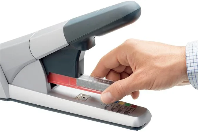 Zošívačka, veľkokapacitná, 80 listov, LEITZ "5551", strieborná 7