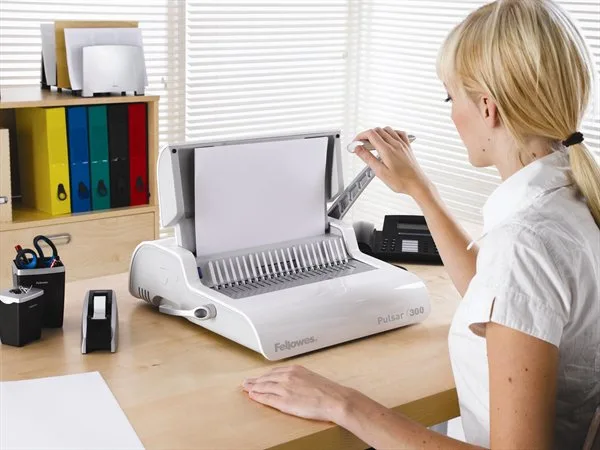 Viazací stroj, pre plastovú väzbu, manuálny, 300 listov FELLOWES "Pulsar+ 300" 2