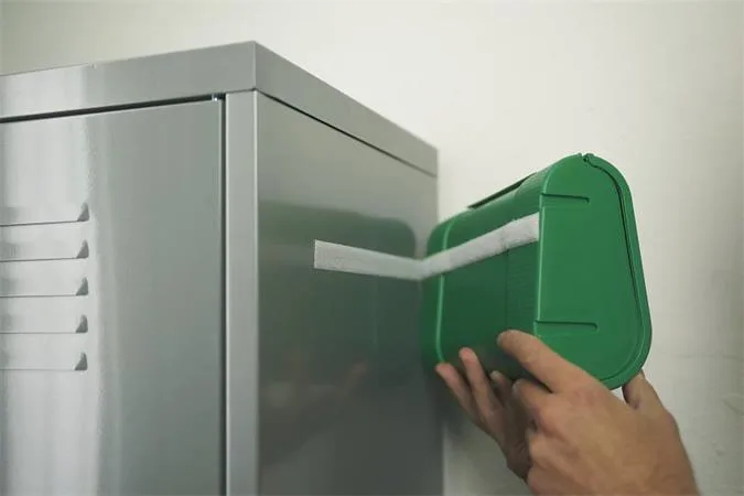 Suchý zips, samolepiaci,  20 mm x 2,5 m, TESA "On&Off", biela 2
