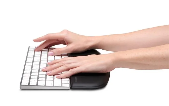 Opierka zápästia ku klávesnici, gélová, nízky profil, malý rozmer, KENSINGTON "ErgoSoft™", čierna 2