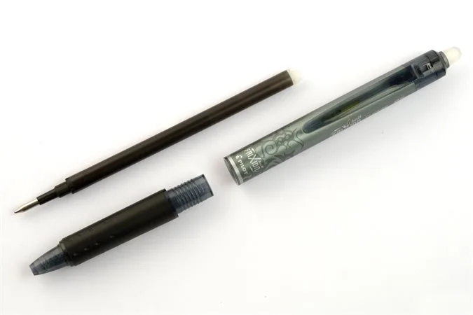 Roller, 0,25 mm, odstrániteľné písmo, PILOT "Frixion Clicker" 05, čierna 2