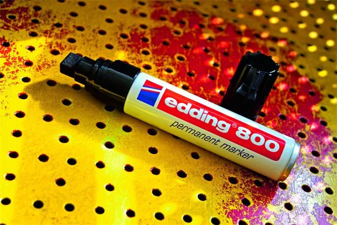 Permanentný popisovač "800", čierny 4