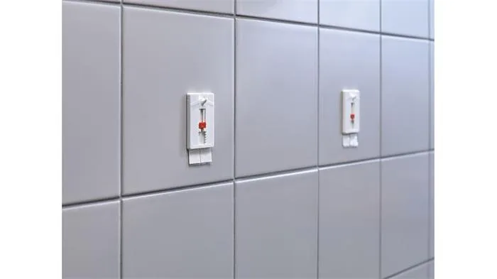 Nastaviteľný nalepovací klinec na dlaždice a kov, TESA "Powerstrips®" 3