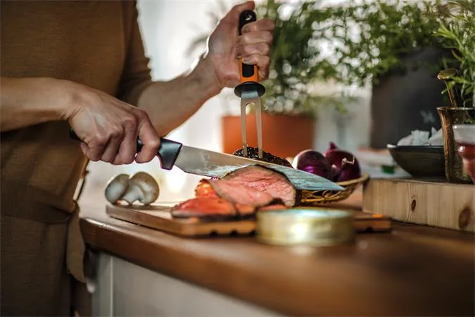 Nôž na porciovanie, 21 cm, FISKARS "Functional Form" 4