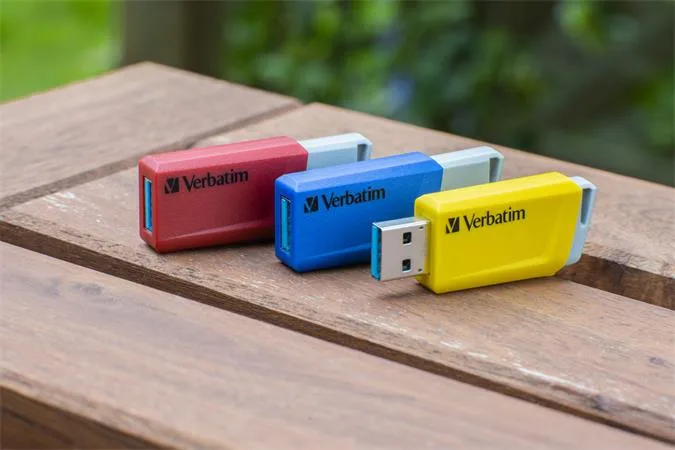 USB kľúč, 3 x 16GB, USB 3.2, 80/25MB/sec, VERBATIM "Store n Click", červená/modrá/žltá 2