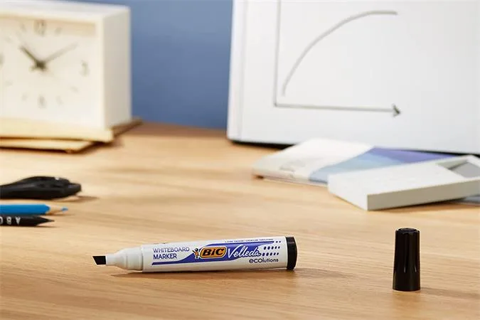 Popisovač na biele a flipchartové tabule, 1,1-5,6 mm, zrezaný hrot, BIC "Velleda ecolutions", čierny 4