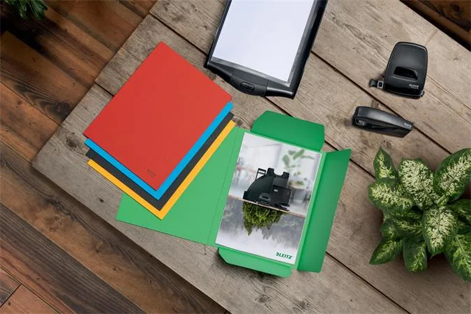 Doska s chlopňami, kartón, A4, LEITZ "Recycle", zelená 6
