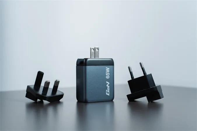 Sieťová nabíjačka, 2xUSB-C PD (65W), USB-A QC 3.0, EU/UK/US, GaN, VERBATIM 4
