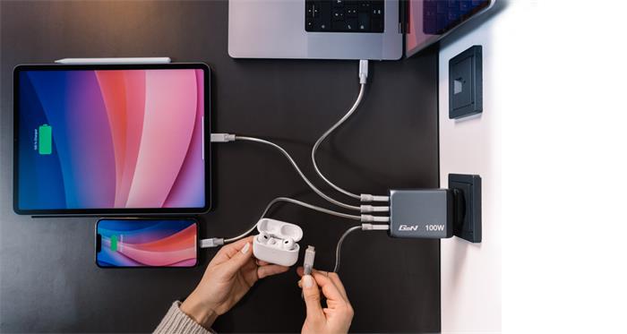 Sieťová nabíjačka, 2xUSB-C PD (100W), USB-C PD (65W), USB-A QC 3.0, EU/UK/US, GaN, VERBATIM 7