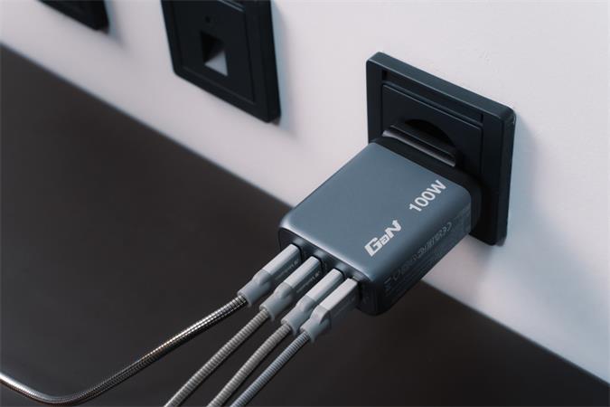 Sieťová nabíjačka, 2xUSB-C PD (100W), USB-C PD (65W), USB-A QC 3.0, EU/UK/US, GaN, VERBATIM 8