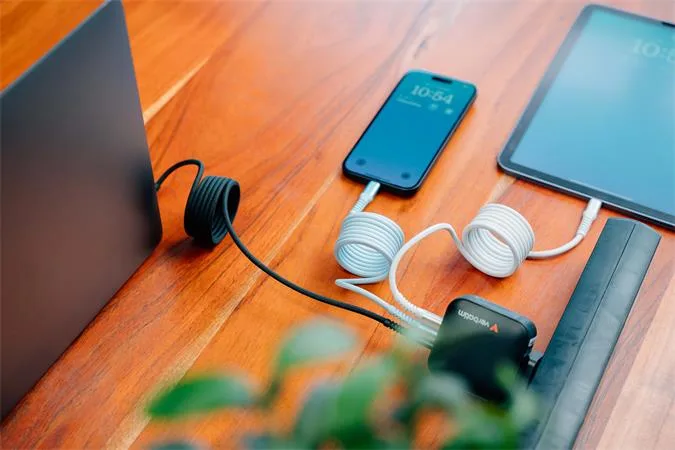 USB kábel, USB-C – USB-C, 1,2 m, 60 W, magnetický, VERBATIM, čierny 5