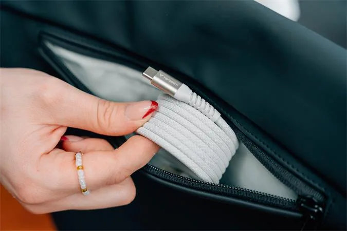 USB kábel, USB-C – USB-C, 1,2 m, 60 W, magnetický, VERBATIM, sivý 5