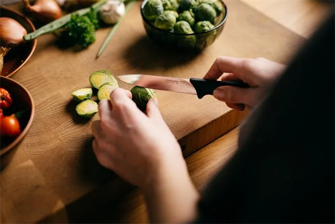 Nôž na šúpanie, 11 cm, FISKARS "Essential" 4