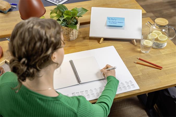Špirálový zošit, A5, bodkovaný, 80 listov, mäkká obálka, SIGEL "Quicknote", koralový-sivý 4